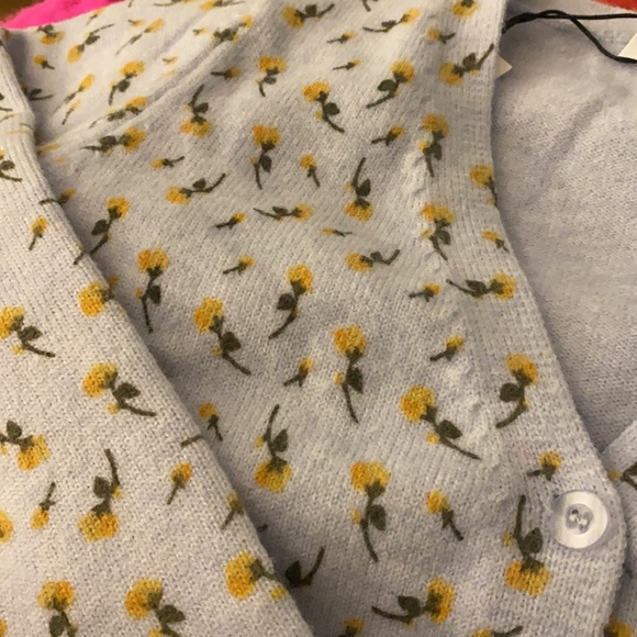 COPY - NWT Pretty Garage Sweater - Picture 3 of 3